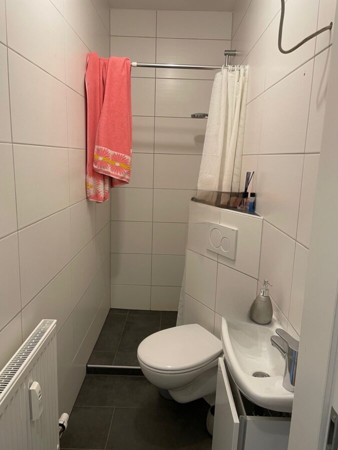 Schön geschnittene 5 Zimmer Wohnung in guter Lage - Dusche m. WC