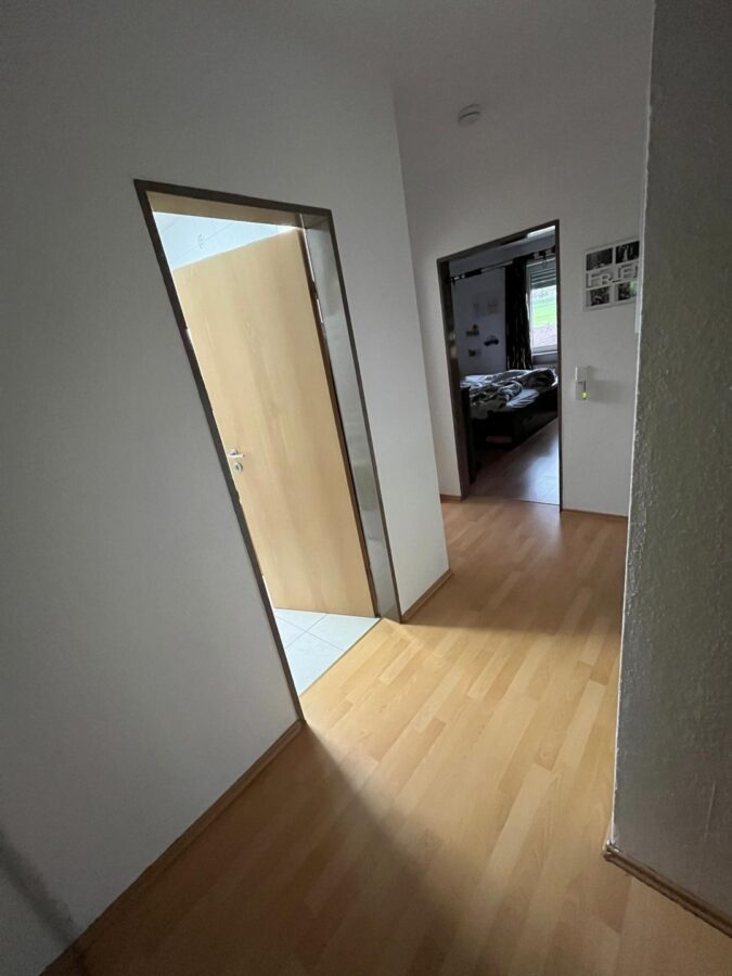 ** Gut geschnittene 4,5 Zimmer-Wohnung in Bindlach** - Flur