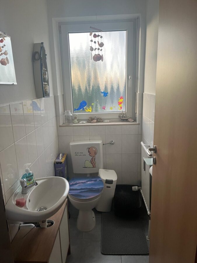 ** Gut geschnittene 4,5 Zimmer-Wohnung in Bindlach** - Gäste-WC