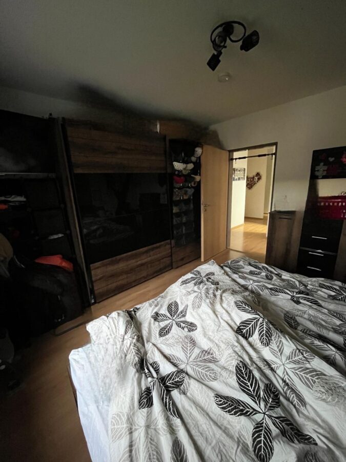 ** Gut geschnittene 4,5 Zimmer-Wohnung in Bindlach** - Schlafzimmer