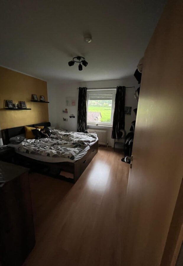 ** Gut geschnittene 4,5 Zimmer-Wohnung in Bindlach** - Schlafzimmer