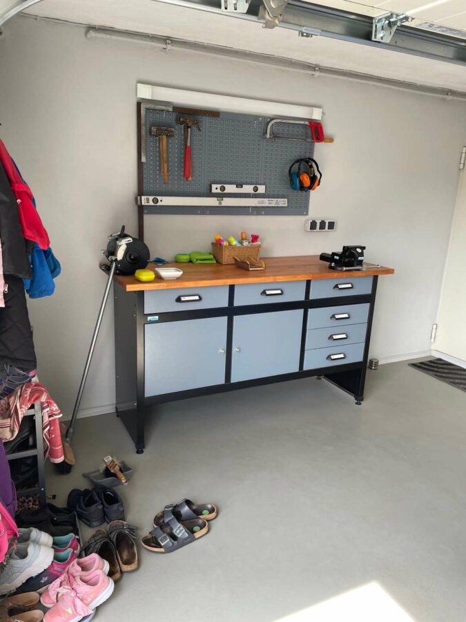 **Top gepflegtes Zweifamilienhaus** - Garage