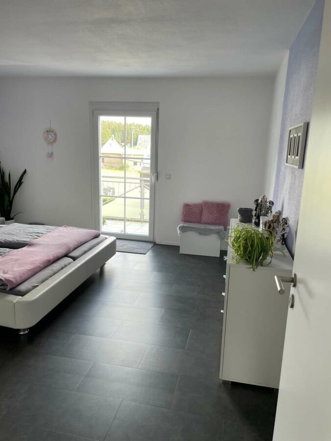 **Top gepflegtes Zweifamilienhaus** - Schlafzimmer OG