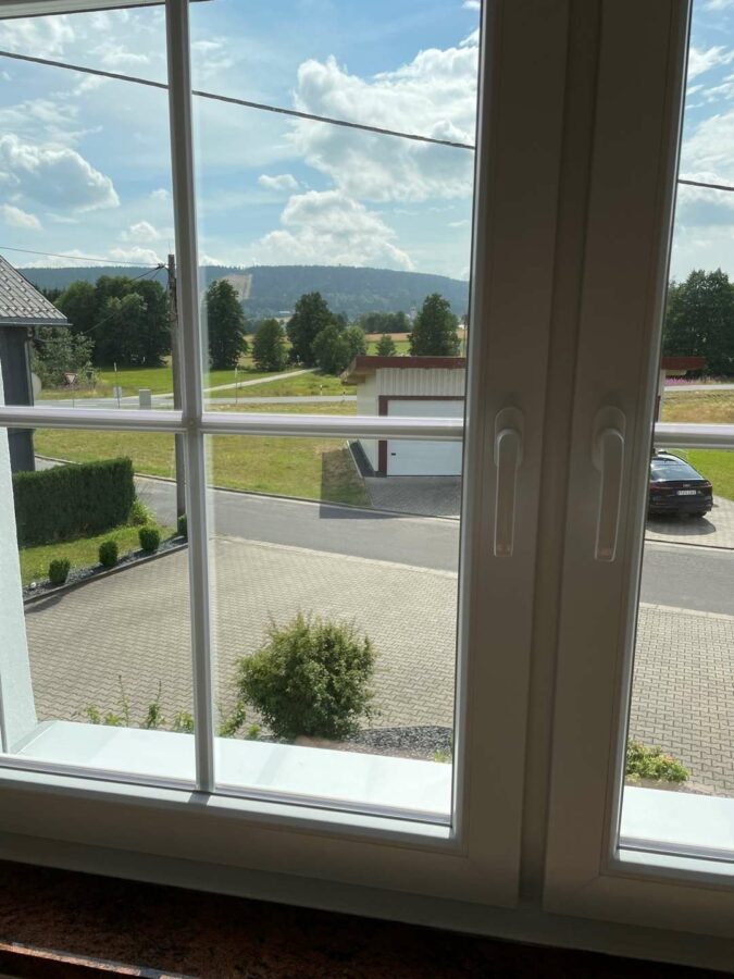 **Top gepflegtes Zweifamilienhaus** - Aussicht