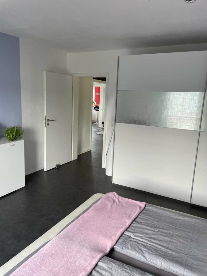 **Top gepflegtes Zweifamilienhaus** - Schlafzimmer OG